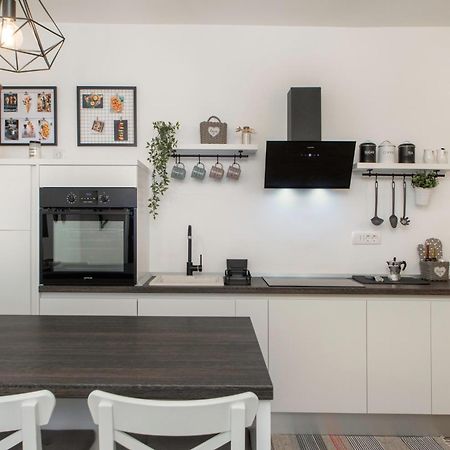 Apartment Vinotoc 伊佐拉 外观 照片